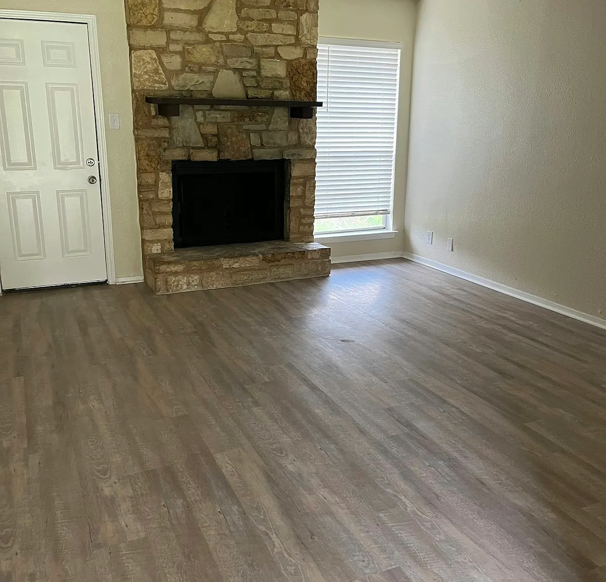 821 Betsy Ross Drive, Unit A — Photo 4