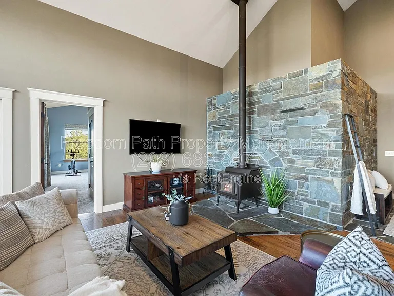 721 Sanctuary Hls — Photo 11