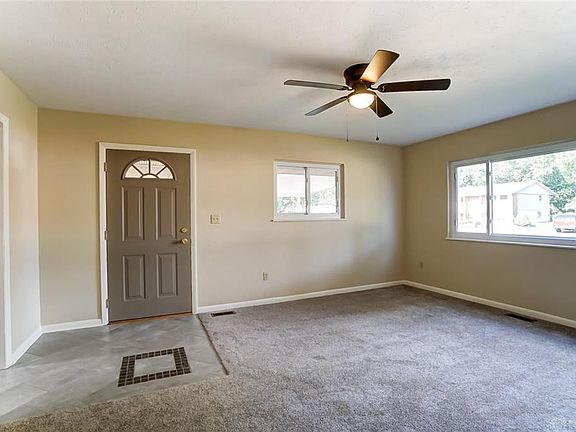 5th image of 3912 Raymond Dr