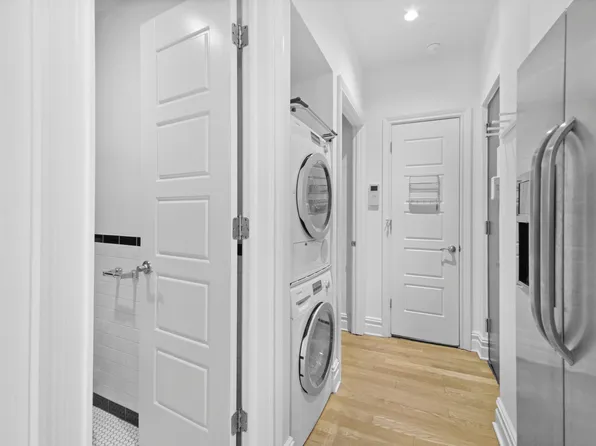 107 Greenpoint Avenue image 6 of 27