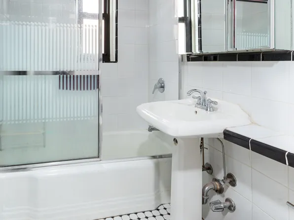 3840 Greystone Avenue image 13 of 15