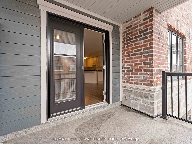 219 Dundas St E #27 — Photo 18