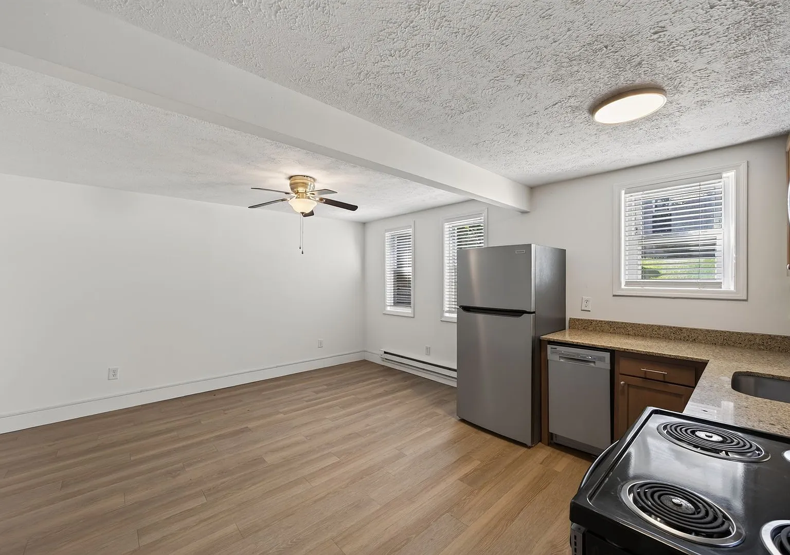 400-402 S Henderson St — Photo 1