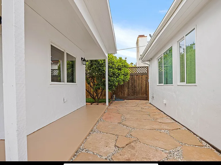 1204 California St — Photo 14