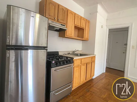 Rented by Realty 2000 Corp | media 2