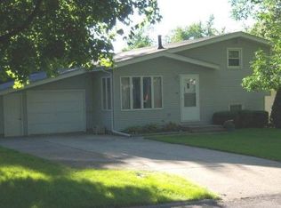 110 N 21st St, Marshalltown, IA 50158