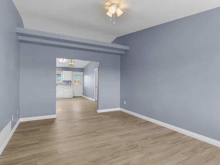 92 Georgia Ln — Photo 4