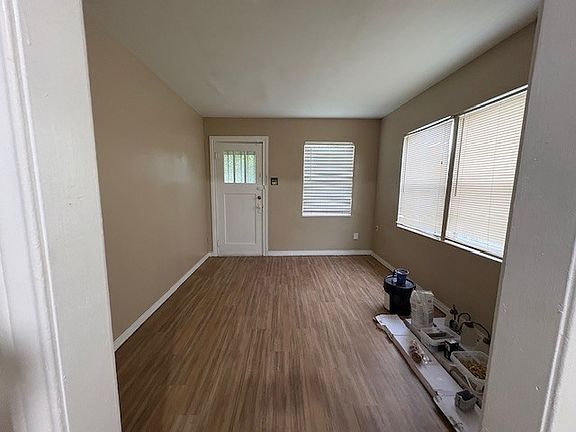 5th image of 3107 Melbourne St