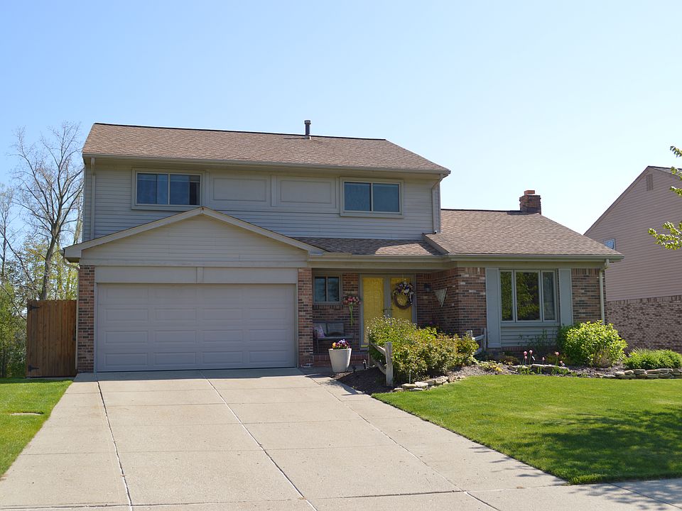1st image of 4710 Parkridge Dr