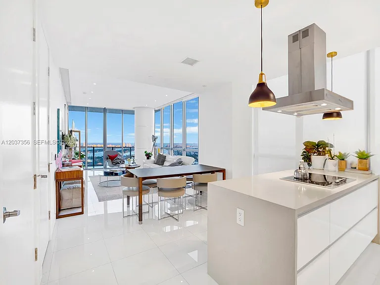 1100 Biscayne Blvd #4001 — Photo 21
