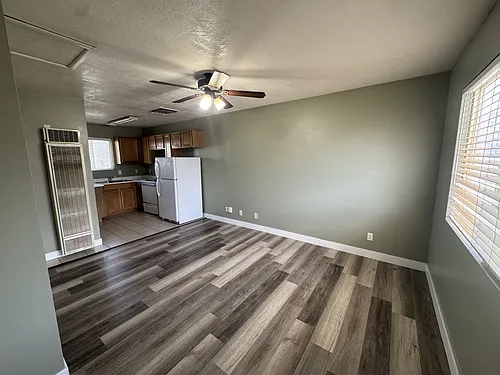 446 N 400 W Photo 1
