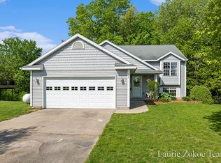 2152 Winston View Dr NE, Cedar Springs, MI