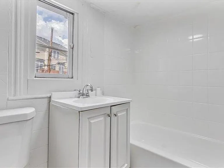 841 Jackson St — Photo 20