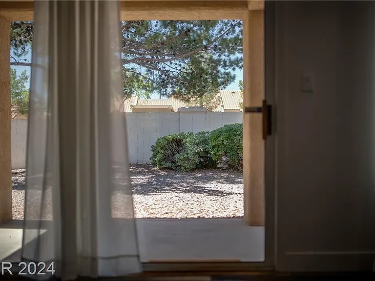 9433 Grand Mesa Dr — Photo 29