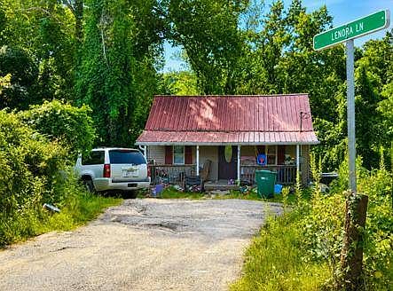 1st image of 15 Lenora Ln