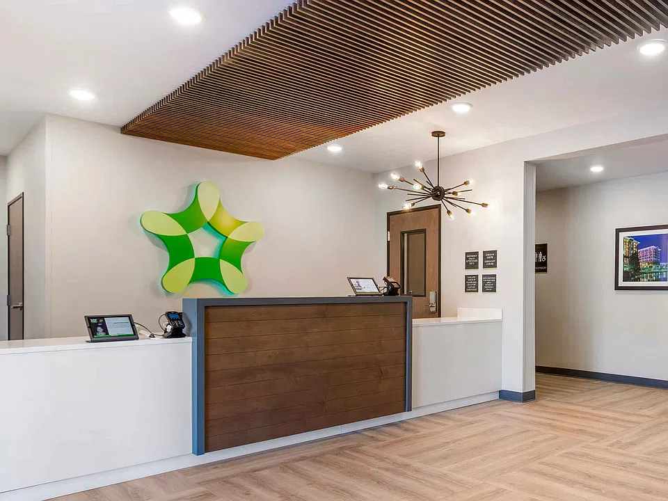 Lobby and Guest Check-in