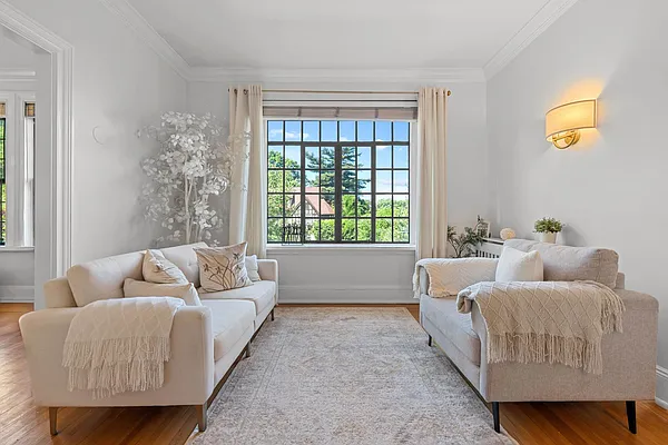 Sold by Real Broker NY LLC | media 22