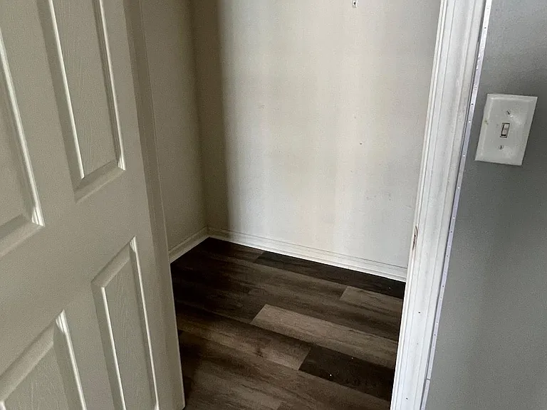 13 Topeka Ct — Photo 32