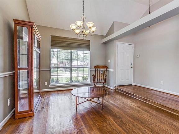 2nd image of 3806 Barrington Dr