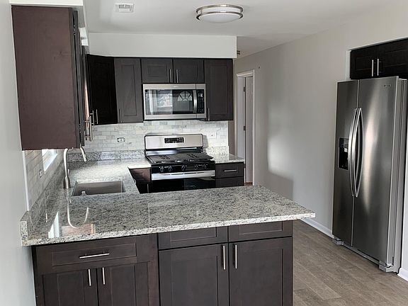 5th image of 2815 W Summerdale Ave #2