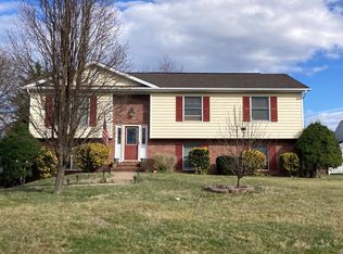 14 Myers Dr, Fredericksburg, VA