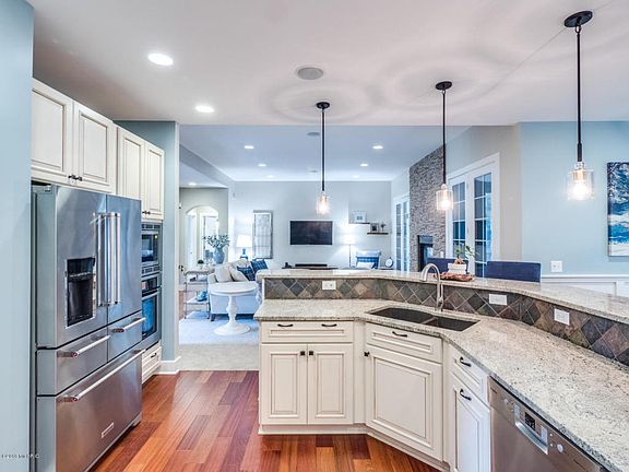 3rd image of 2840 Oldrew Cir