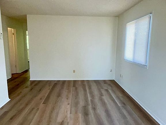 5th image of 216 14th St APT B