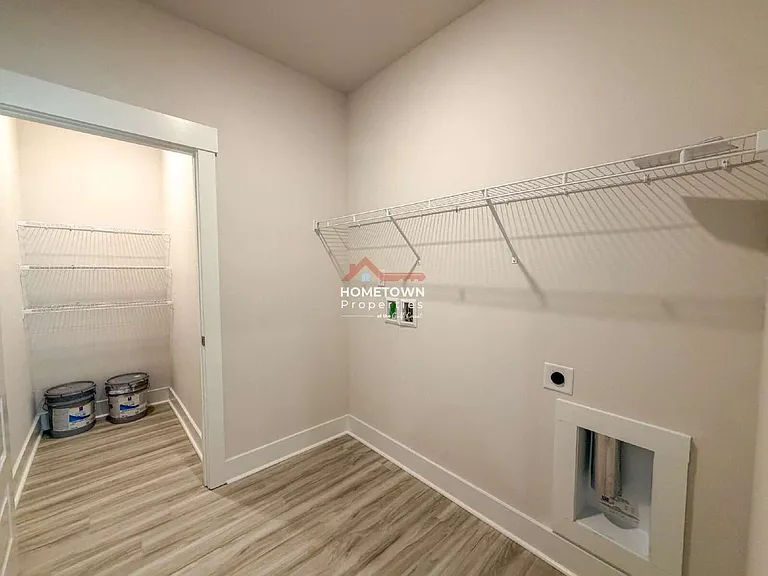 9899 Starling Dr — Photo 14