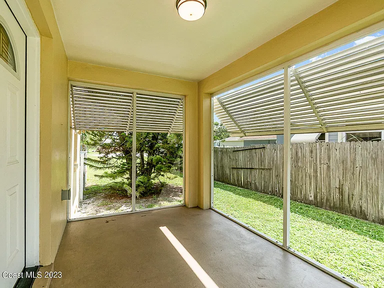 533 E Lincoln Ave — Photo 3