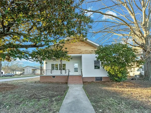 370 1st St NE, Rome, GA 30161