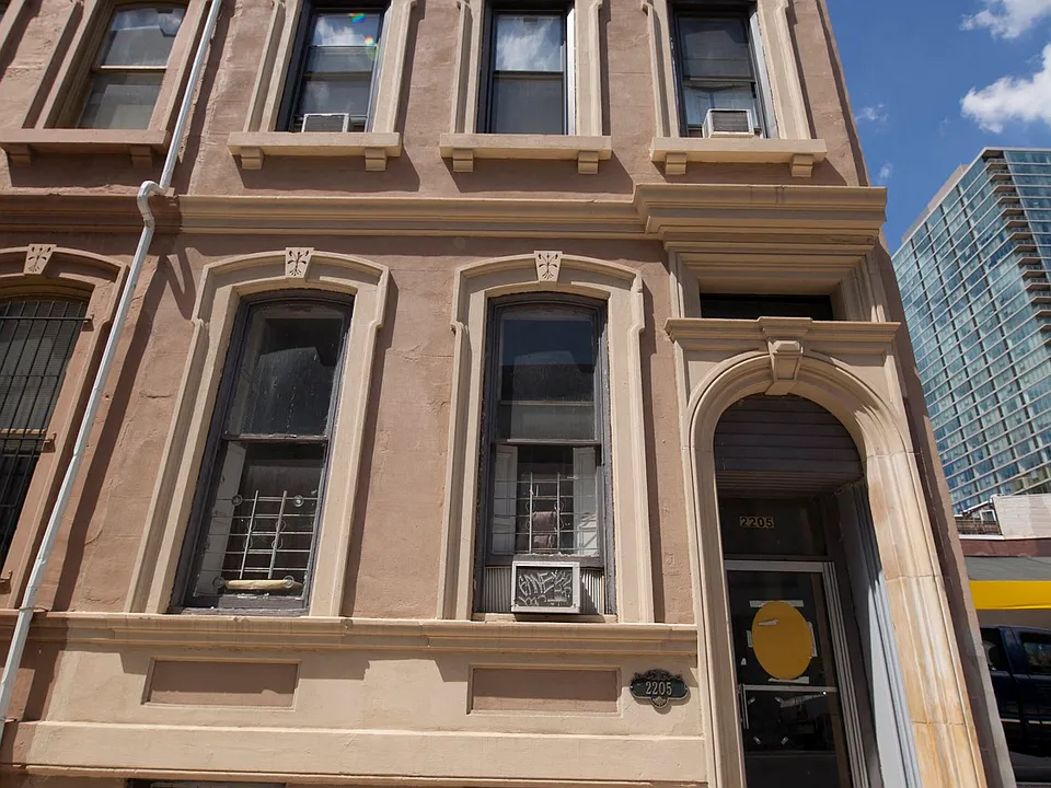 2205 Walnut Street