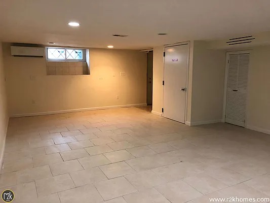 Rented by Realty 2000 Corp | media 28