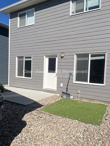 338 Skeena Cres W #LOWER LEVEL Photo 1