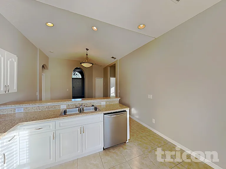 13305 Silvercreek Dr — Photo 3