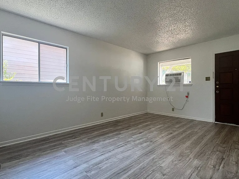5429 Farnsworth Ave — Photo 3