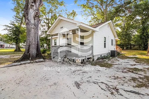 2208 Ervin St Photo 1