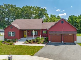 79 Elaine Cir, Springfield, MA 01109