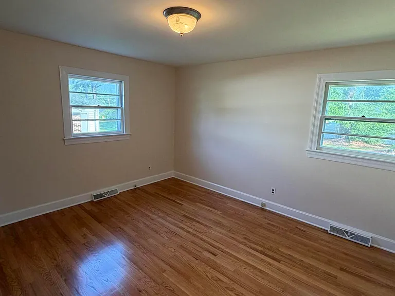 2510 Trull St SW — Photo 9