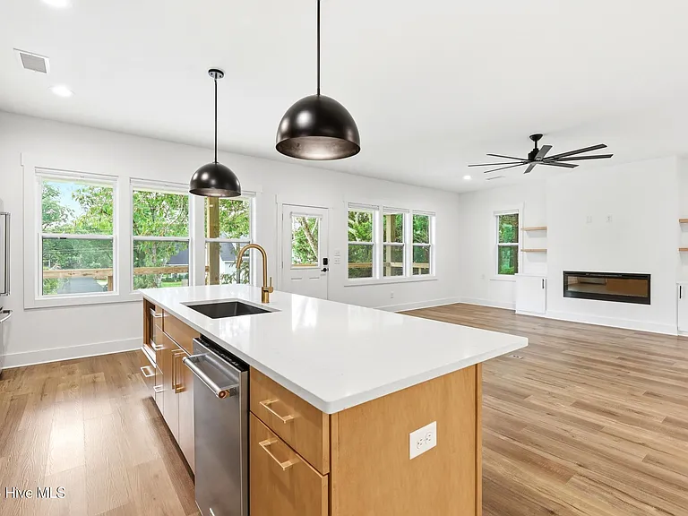 213 Myrtle Ave — Photo 19