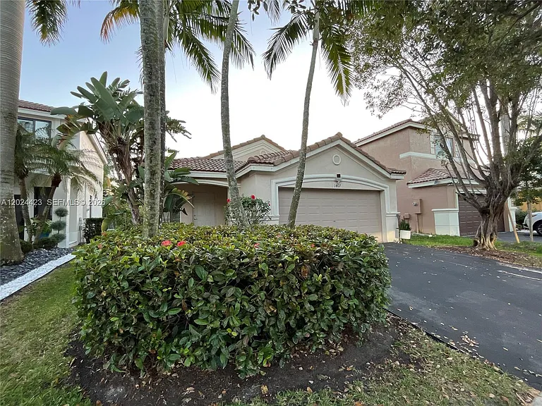 1467 Sunset Way — Photo 2