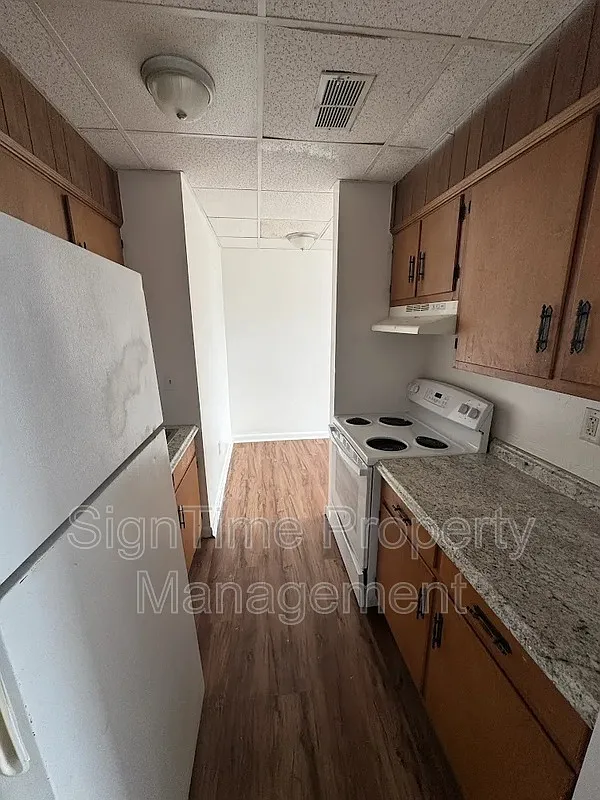 1 bed, 1.0 bath, 700 sqft, $1,000 — Photo 2