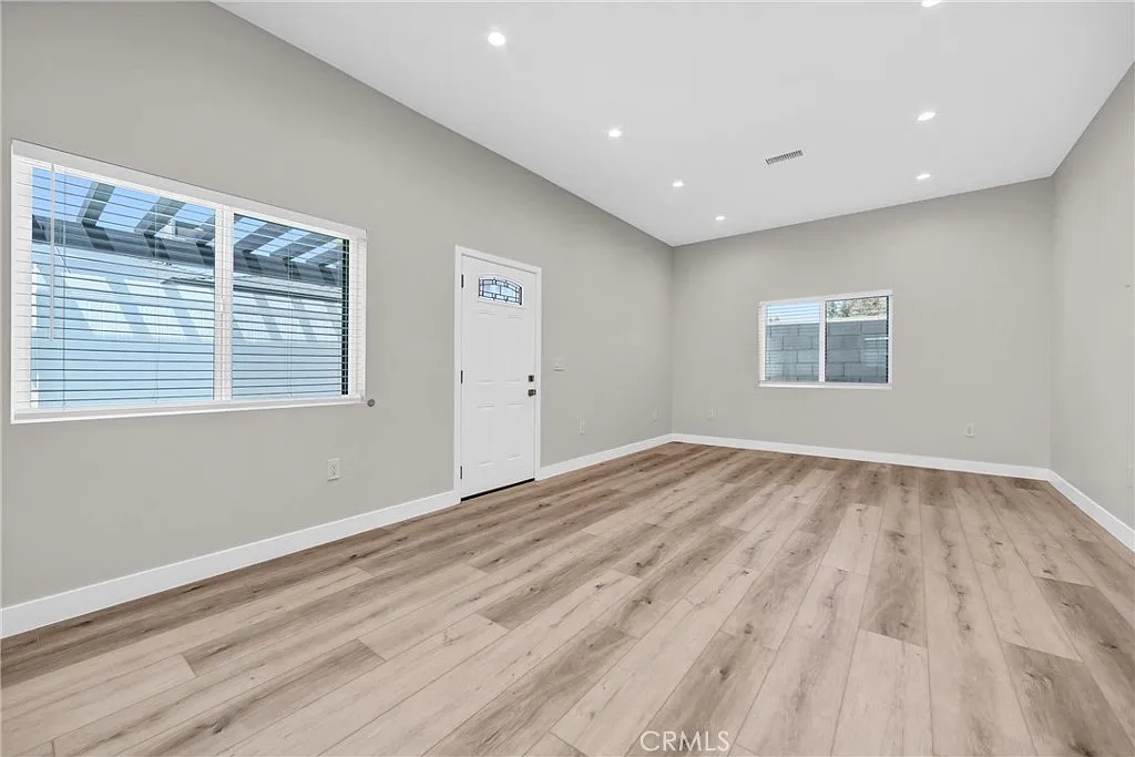 2 bed, 853 sqft, $3,500 — Photo 4