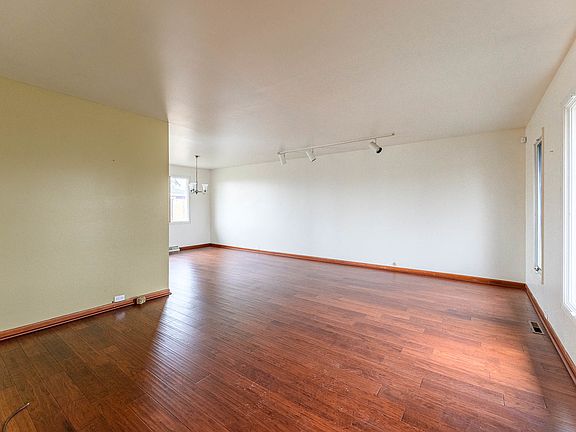 2nd image of 523 S Harper Ave