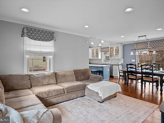 5th image of 47 McLean St