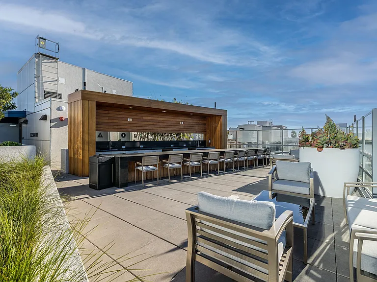 1400 FIG Apartments — Photo 13