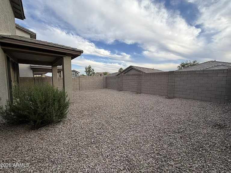2086 N Marketside Ave — Photo 4