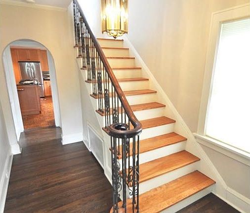 4th image of 13508 Larchmere Blvd