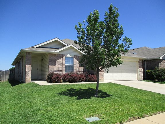 3rd image of 1613 Kings Glen Ln