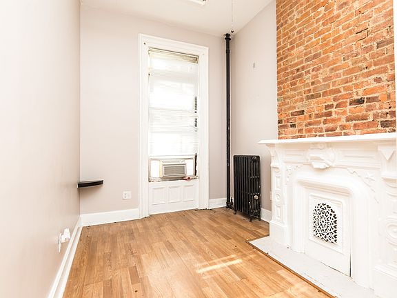 4th image of 334 Putnam Ave