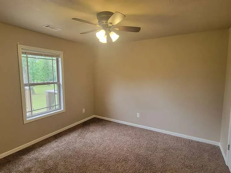 1 Emma Kate Cir #C — Photo 11